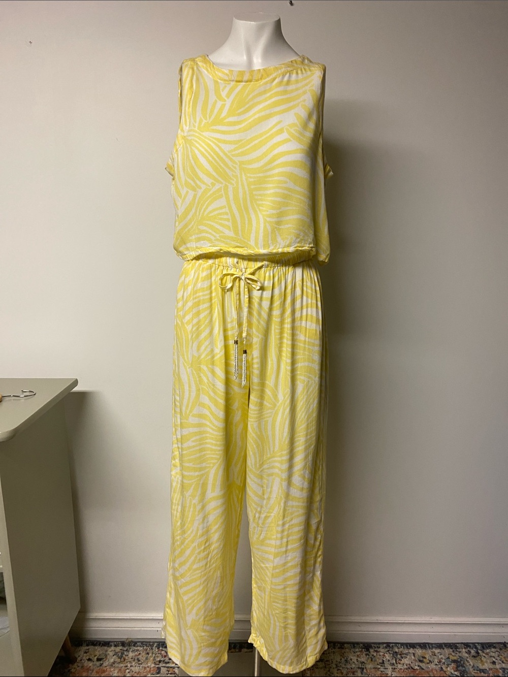 True Destinations Two-Piece tropical Printed Sleeveless Set